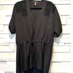 AQUA BLOOMINGDALES Black Crochet Lace Inset Drawstring V-neck Blouse Tunic S
